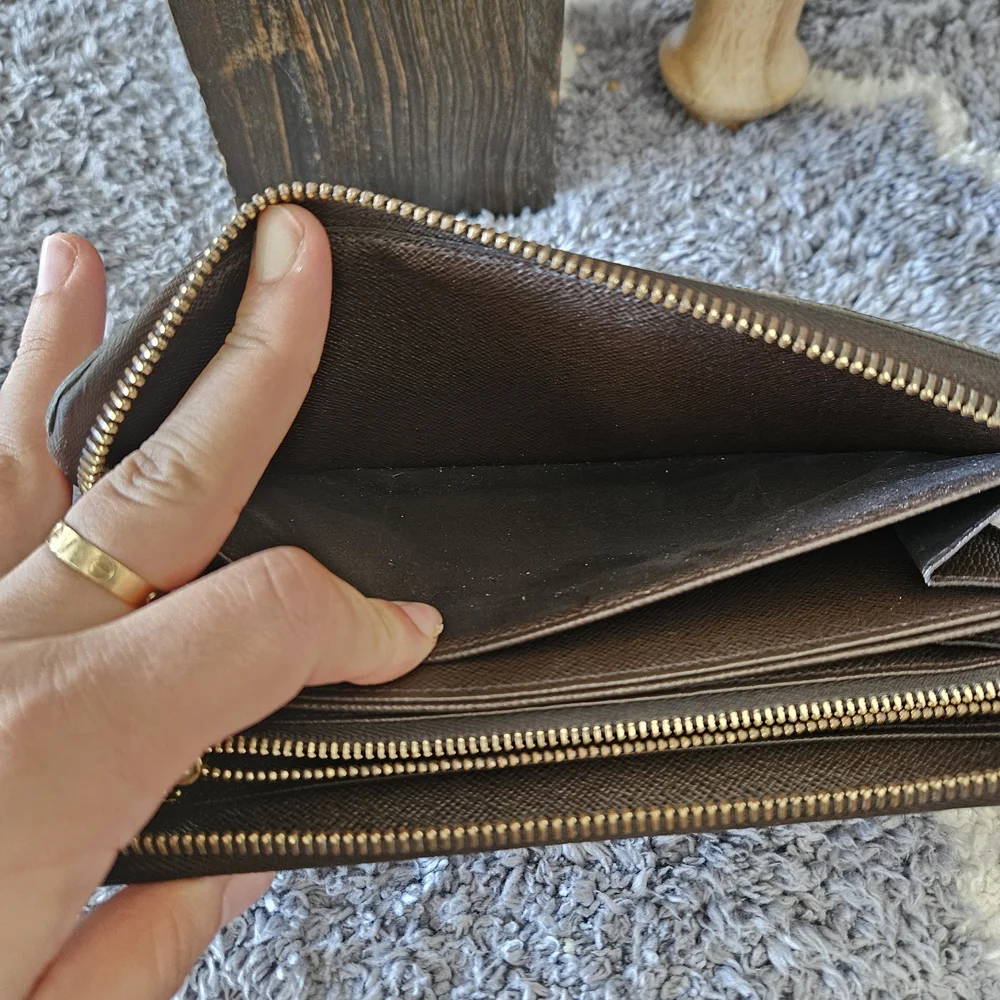Louis Vuitton Damier Brown Zip-Around Wallet - Picture 8 of 10